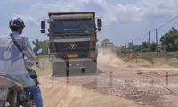Hơn 50 tuyến đường phục vụ thi công dự án cao tốc ở Bình Định bị hư hỏng