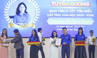 Bình Định tuyên dương Sinh viên 5 tốt và Học sinh 3 rèn luyện