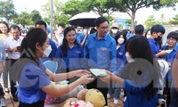 Sôi nổi ngày cao điểm tình nguyện xây dựng văn minh đô thị