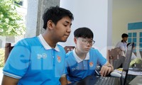 Hai nam sinh lớp 11 giành giải Nhất thi Tin học trẻ với phần mềm cho học sinh khuyết tật