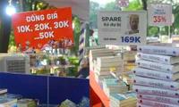 Điểm hẹn cuối tuần cho giới trẻ: Ghé Hội sách Hà Nội &quot;săn sale&quot; tới 70%