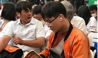 Chàng shipper hỏi nhà văn Marc Levy bằng tiếng Pháp: Nỗ lực cho ngày trở lại giảng đường