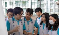 Teen yêu khoa học: Tạo trợ lý ảo offline và ứng dụng hỗ trợ rối loạn ăn uống