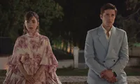 Hé lộ &quot;Emily in Paris&quot; mùa 4: Một nhân vật sẽ &quot;hắc hóa&quot; trở lại báo thù nữ chính
