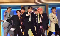 Big Hit nhá hàng lịch quảng bá &quot;Dynamite&quot;, bật mí BTS sẽ biểu diễn tại VMAs 2020