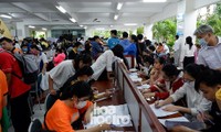 Trường ĐH Sư phạm - ĐH Đà Nẵng: Mưa to cũng không thể cản bước chân tân sinh viên nhập học