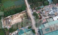 Cận cảnh quỹ đất ven sông Hồng bị ồ ạt xẻ thịt lấn chiếm, xây dựng trái phép