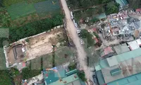 Cận cảnh quỹ đất ven sông Hồng bị ồ ạt xẻ thịt lấn chiếm, xây dựng trái phép