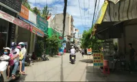 Một con hẻm trên đường Huỳnh Tấn Phát, quận 7, TP HCM.