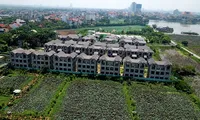 Làng biệt thự triệu USD bỏ hoang trên đất vàng Hồ Tây