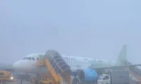 Mây mù liên tục &apos;bủa vây&apos; sân bay Nội Bài 