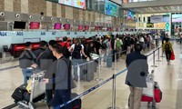 Thấy gì từ việc người Việt ồ ạt đi du lịch nước ngoài?