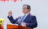 Thủ tướng: Nhiệm vụ quan trọng, cấp bách là &apos;xóa mù&apos; về chuyển đổi số