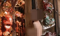 Nữ sinh lớp 6 bị ghép hình &apos;nóng&apos;, ép đọc truyện đồi trụy