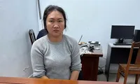 Bắt 'nữ quái' móc túi du khách nước ngoài khi xem cầu Rồng phun lửa