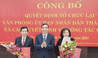 Quang cảnh buổi lễ công bố các quyết định. 