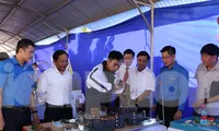 Học sinh trình bày sáng kiến tại chương trình.