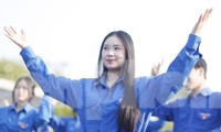 Học sinh các trường THPT tỉnh Bắc Ninh đồng loạt mặc áo Đoàn vào thứ Bảy. Ảnh: Nguyễn Thắng
