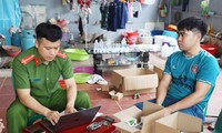 Công an làm việc với Nguyễn Văn Khánh. Ảnh: Công an tỉnh Bắc Giang