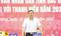 Thanh niên nên là tình nguyện viên hướng dẫn người dân về chuyển đổi số