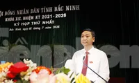 Chủ tịch HĐND tỉnh Bắc Ninh Nguyễn Việt Oanh phát biểu tại kỳ họp. Ảnh: Nguyễn Thắng