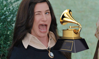 Phản diện &quot;xịn&quot; nhất Marvel Studio: Hết ôm giải thưởng phim ảnh, giờ &quot;tia&quot; luôn cả Grammys