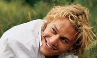 Thời gian thấm thoát thoi đưa, đã 13 năm kể từ ngày &quot;Joker&quot; Heath Ledger nhận tượng Oscar