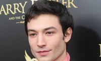 &quot;The Flash&quot; Ezra Miller xin lỗi vì loạt bê bối đời tư, thừa nhận đang điều trị tâm thần