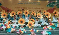 Tween Tiểu học Phan Đình Giót thể hiện tài năng sân khấu trong hội thi Giai điệu tuổi hồng
