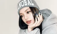 Có hay không chuyện Lisa bị YG &quot;lạnh nhạt&quot; trong hoạt động quảng bá của màn ra mắt solo?