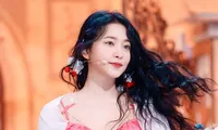 Bị nhận xét mắc &quot;bệnh Jennie BLACKPINK&quot;, Yeri (Red Velvet) đáp trả mạnh mẽ