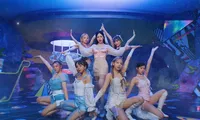 TWICE phá đảo thế giới ảo trong &quot;Talk that Talk&quot;, Sana tạo killing-part với vũ đạo LOVE