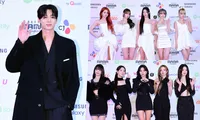 Thảm đỏ MAMA 2023: Dàn idol nam như tổng tài, LE SSERAFIM &quot;keo mận&quot; tựa công chúa tuyết