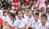 Tiểu học Nam Thành Công đón học sinh lớp 1: Các &quot;bé út&quot; ngoan xinh yêu háo hức 