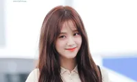 Lần hiếm hoi Jisoo để tóc mái thưa: Hóa ra để che giấu một bí mật không thể nói ra