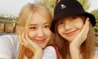 Gia thế Rosé và Lisa hoành tráng cỡ nào mà đứng đầu bảng “idol trâm anh thế phiệt”?
