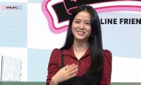 Stylist BLACKPINK bị K-net chê xuống phong độ, để Jisoo diện đồ như &quot;bà thím&quot;