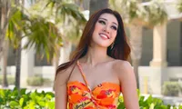 Có đúng Khánh Vân mang hơn 200 bộ đồ, làm thế nào tự mặc được những thiết kế phức tạp?