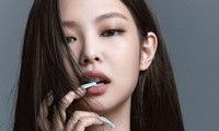 Jennie (BLACKPINK) bỗng dưng hành động bất thường, tự mình để lộ bất lợi ngoại hình