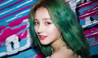 Hóa ra bao lâu nay, fan K-Pop đã lo lắng quà đà về chuyện idol tẩy tóc