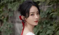 Xưa bị chê chỉ số EQ thấp, nay Triệu Lệ Dĩnh đối đáp khéo léo khiến ai cũng khen hết lời