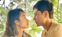 Thanh Sơn - Khả Ngân cùng lộ hành động &quot;khả nghi&quot; trong clip hậu trường &quot;11 Tháng 5 Ngày&quot;