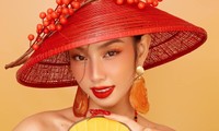 Hoa hậu Thùy Tiên lại khổ sở vì chân siêu dài nhưng ghế quá thấp: Ngồi sao cho đúng điệu?
