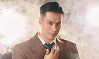 Sau màn khóc lóc nhớ con, Việt Anh lại công khai dùng từ &apos;nhạy cảm&apos; với bạn diễn nữ