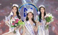 Vì sao vào khoảnh khắc đăng quang, các nàng hậu thường trông kém xinh hơn bình thường?