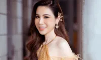 Bí mật nào giúp Hoa hậu áo dài Hoàng Dung liên tục làm &apos;vedette&apos; tại các show thời trang lớn?
