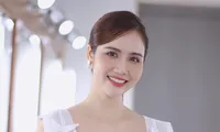Ngỡ ngàng với bộ sưu tập giày của Huyền Lizzie vì khác hẳn các sao nữ V-Biz