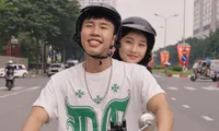 Đi Giữa Trời Rực Rỡ xứng đáng nhận giải “phim chèn quảng cáo kém duyên nhất”