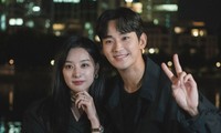 Thực hư vụ Kim Ji Won - Kim Soo Hyun hẹn hò ở nước ngoài và bị fan tóm dính