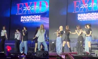 V-LEGGO &quot;khui sít rịt&quot; các nàng dâu Việt, EXID đội nón lá nhảy &quot;See Tình&quot;